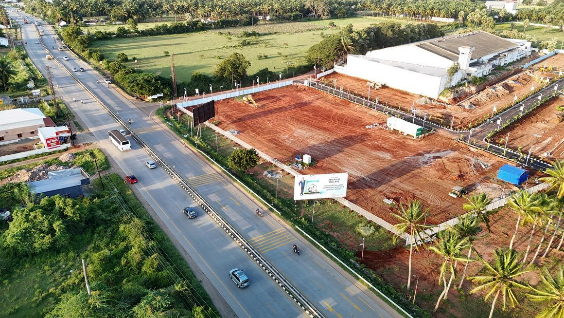 Prime Commercial Plot — view 1