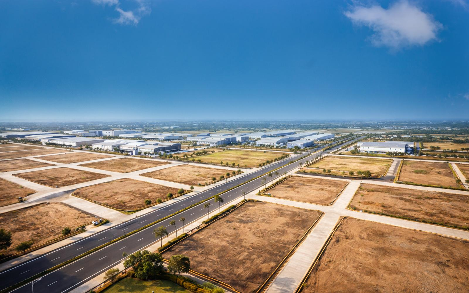Highway-Facing Commercial Plot  — view 1